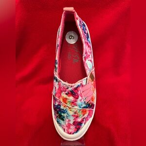 ✅New Blowfish Girls Sneakers